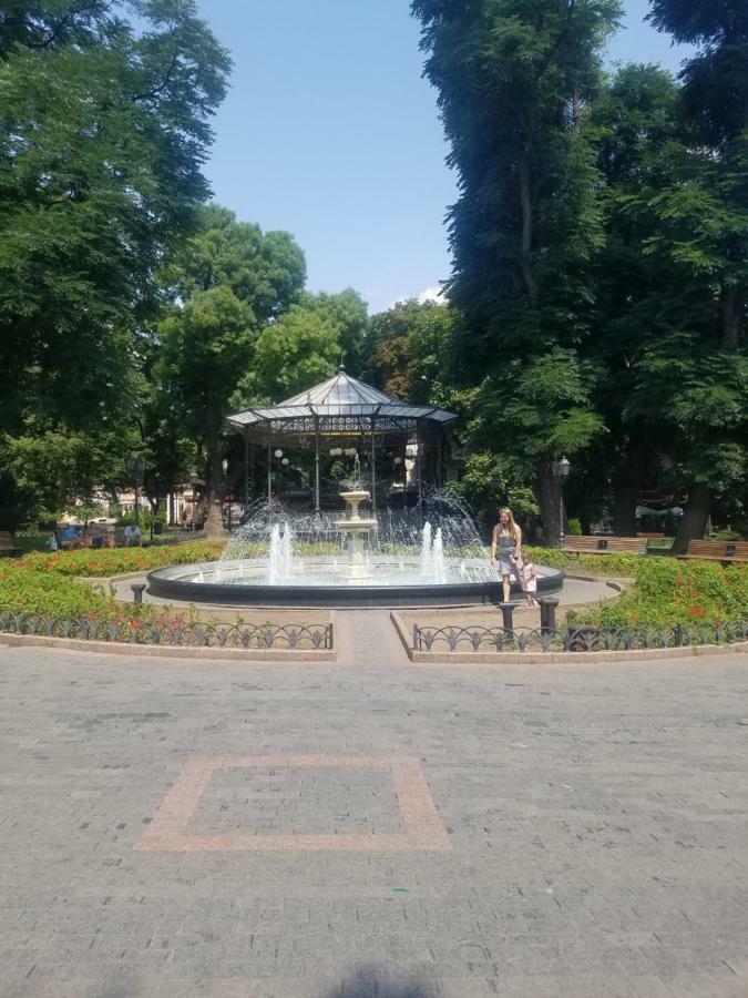 Двухкомнатная Квартира,500М И Дерибасовская,Всегда Есть Свет Odesa Exterior photo